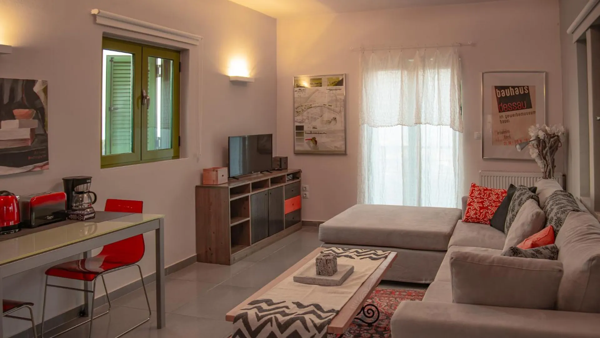 Domus Villa Κατσαράτα 0*,